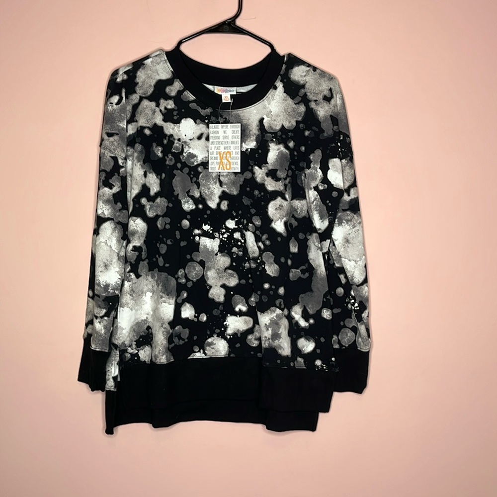 NWT LulaRoe Hannah Crewneck Sweatshirt
